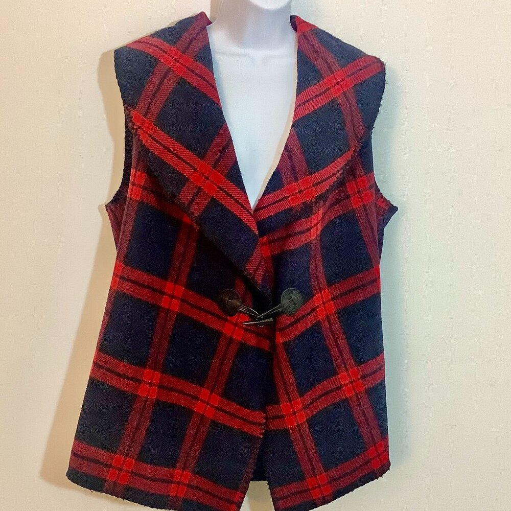 Wrap Sleeveless Vest Red / Black Plaid Mudpie Stone Mountain GA.  One Size